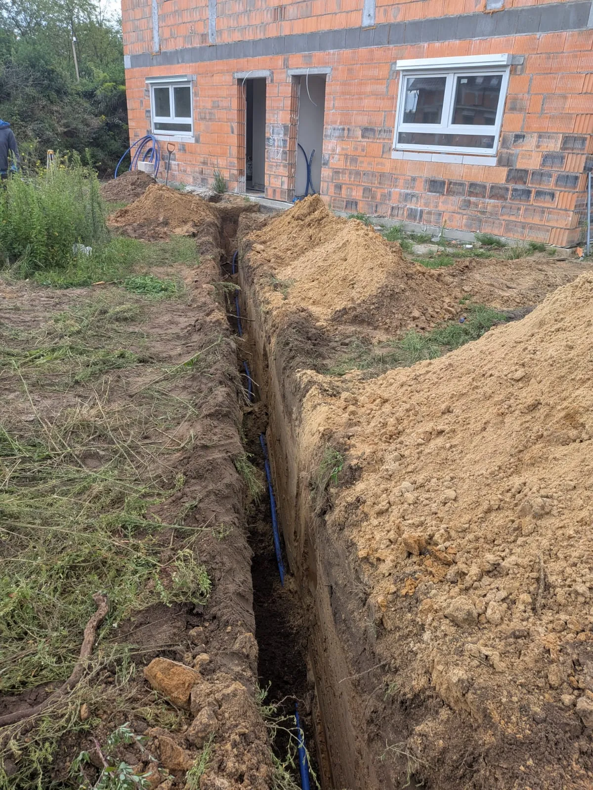 Układanie rur przyłącza wodociągowego