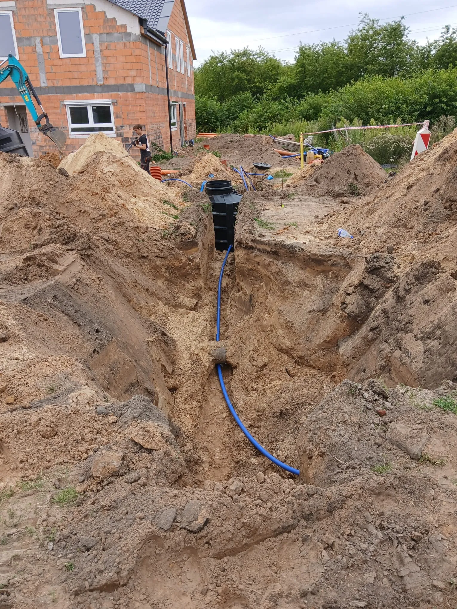 Instalacja armatury w studni wodomierzowej